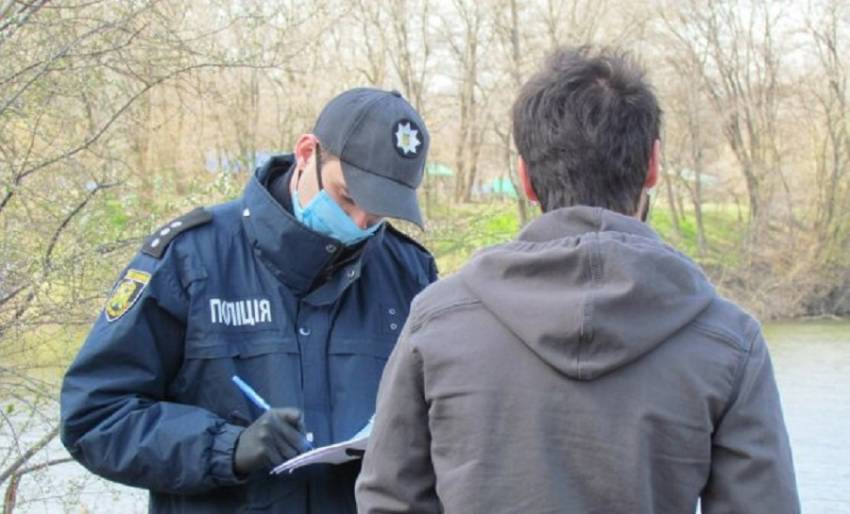 На Тернопільщині за тиждень оштрафували 458 людей за не носіння маски
