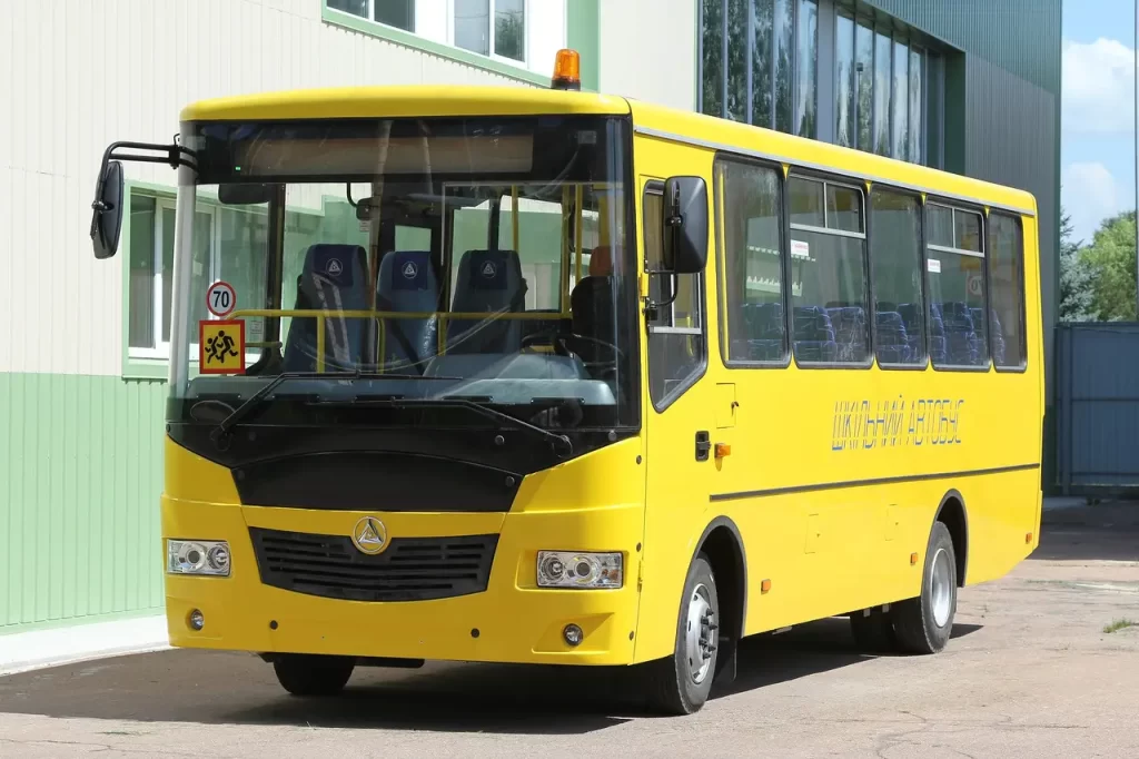 шкільний автобус