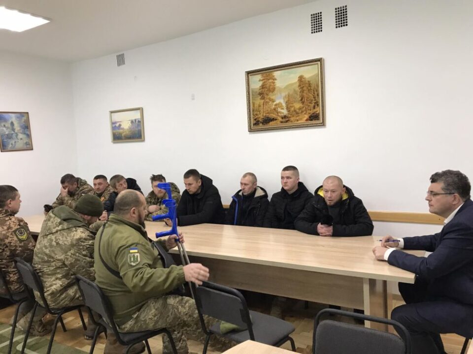 Кременецька лікарня, зустріч з військовими