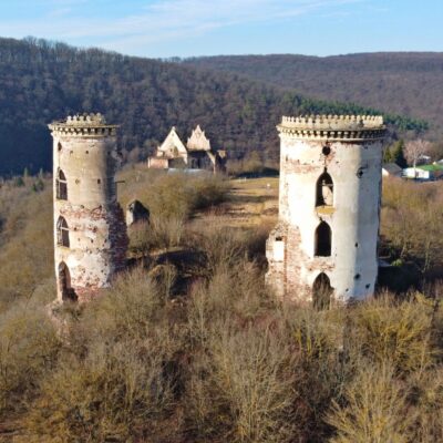 замок у Ниркові