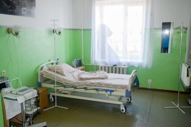 лікарні