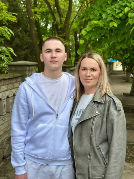 повернувся з полону