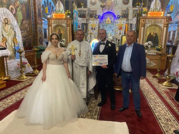 одружився військовий