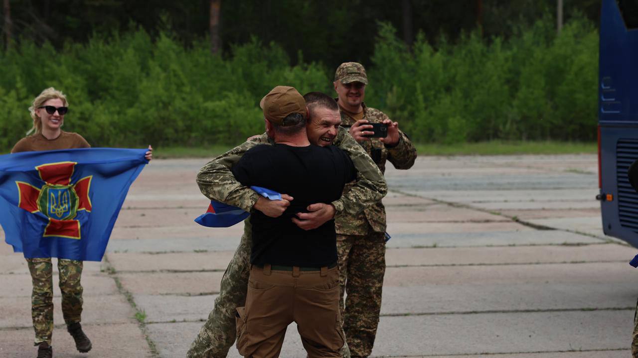 повернулись з полону