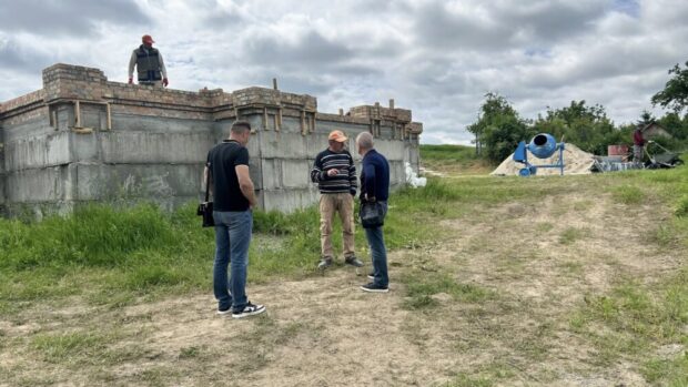 будівництво Сураж