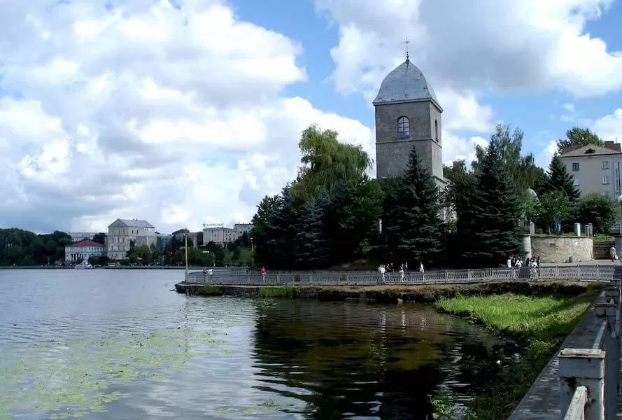 Надставна церква