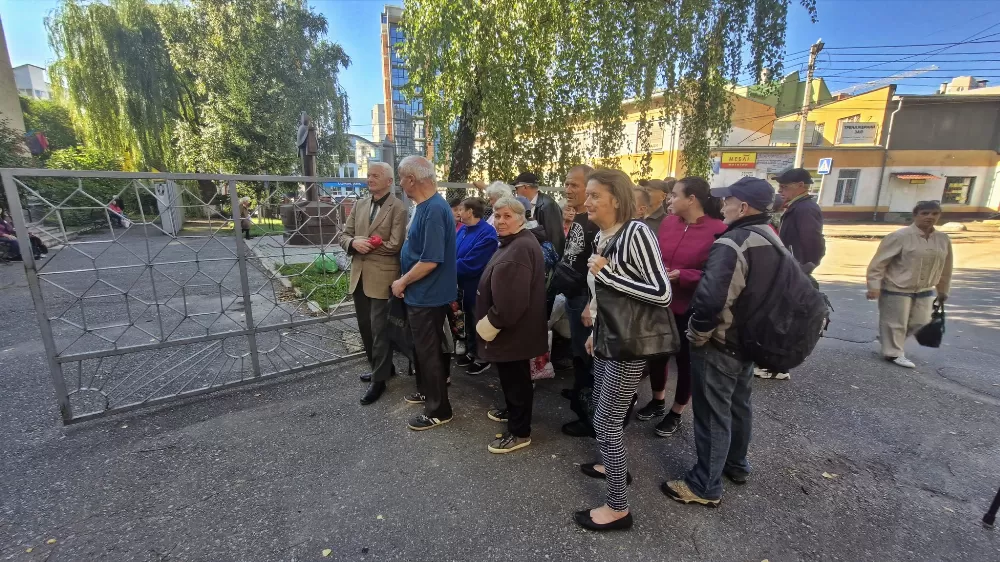 жовтий фартух