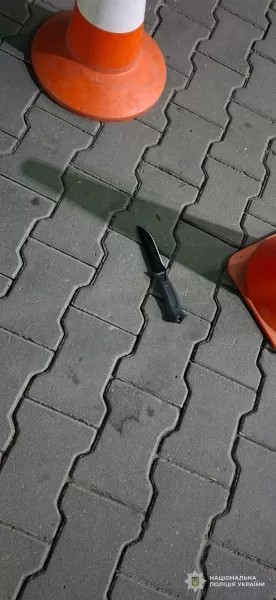 ніж