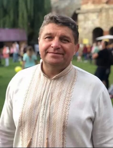 отець михайло