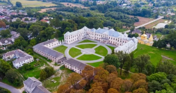 Вишнівецький палацово-парковий комплекс