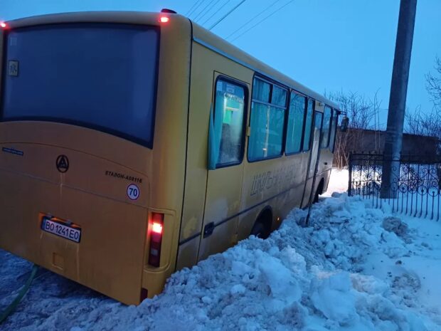 шкільний автобус