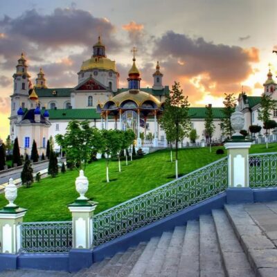 Свято-Успенська Почаївська лавра (м. Почаїв)