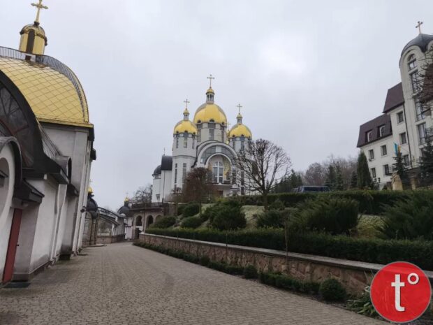 Марійський духовний центр «Зарваниця» (с. Зарваниця)