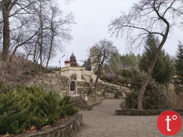 Марійський духовний центр «Зарваниця» (с. Зарваниця)