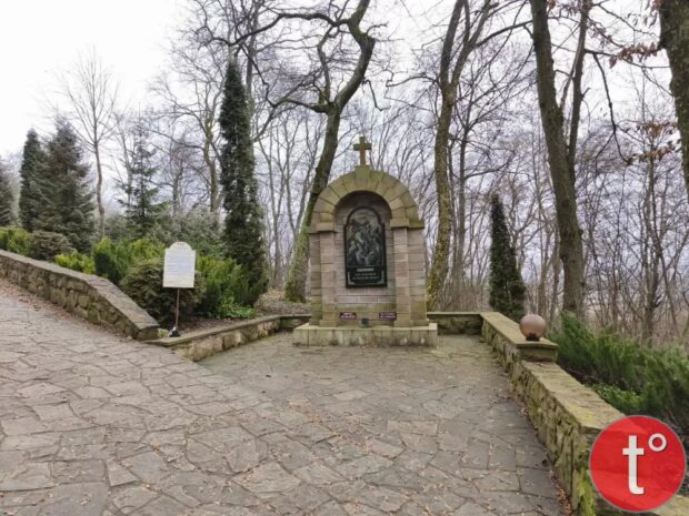 Марійський духовний центр «Зарваниця» (с. Зарваниця)