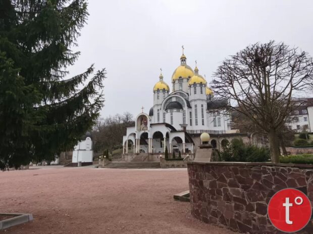 Марійський духовний центр «Зарваниця» (с. Зарваниця)
