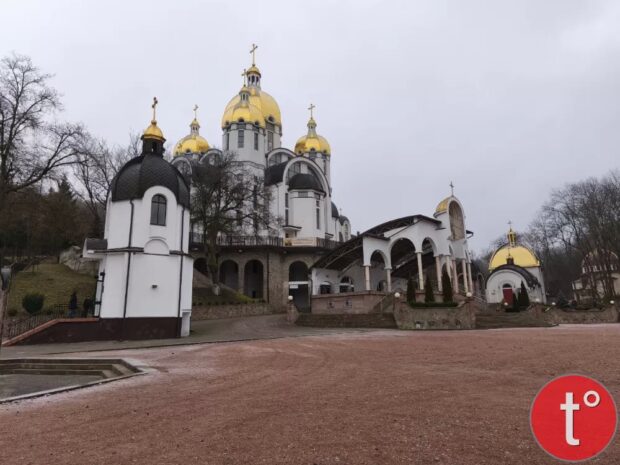 Марійський духовний центр «Зарваниця» (с. Зарваниця)
