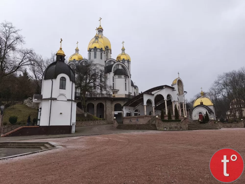 Марійський духовний центр «Зарваниця» (с. Зарваниця)