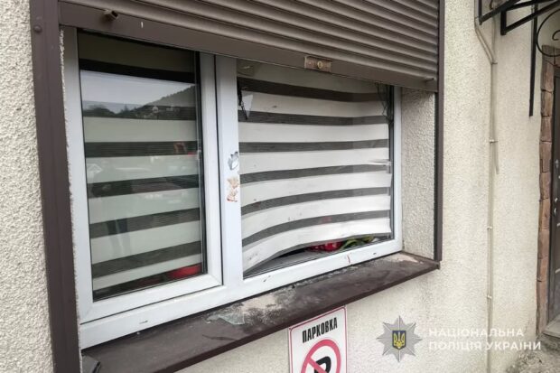 розбите вікно