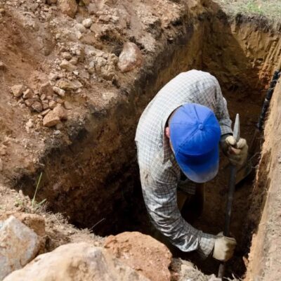 копачі могил