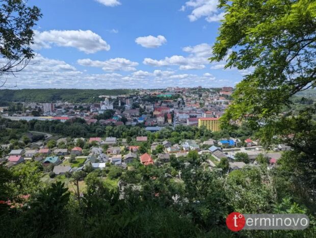 чортків