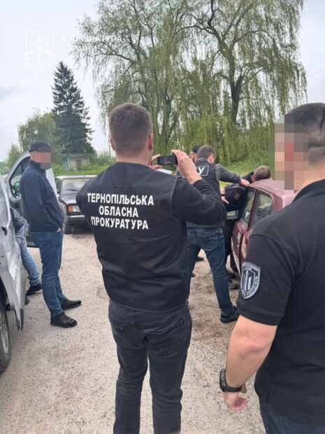 викрито оперативника поліції