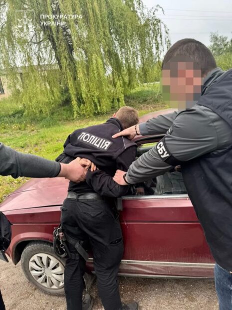 викрито оперативника поліції