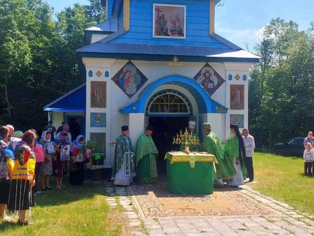 храм