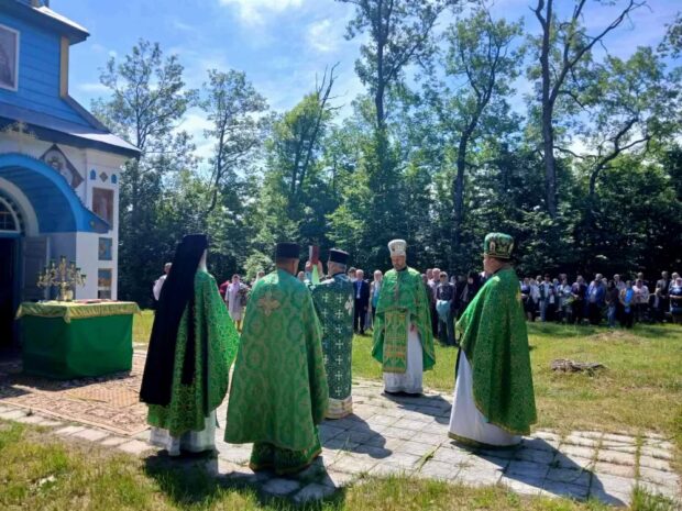 храм