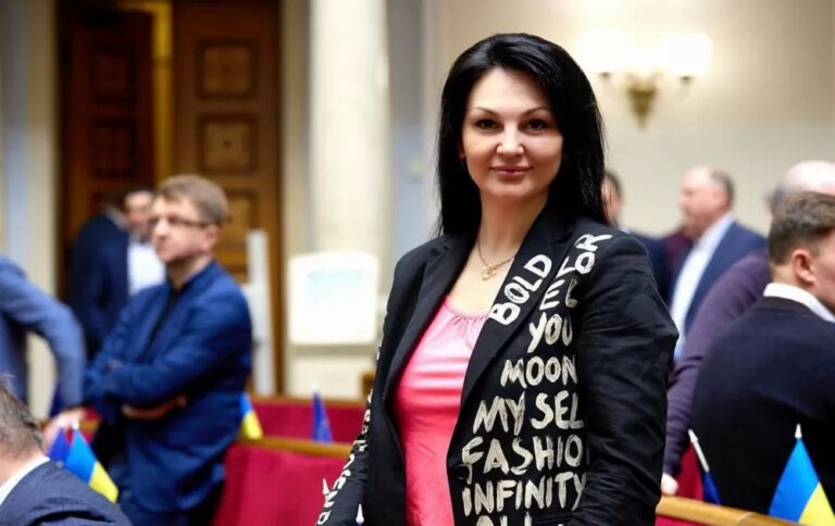нардепка марченко