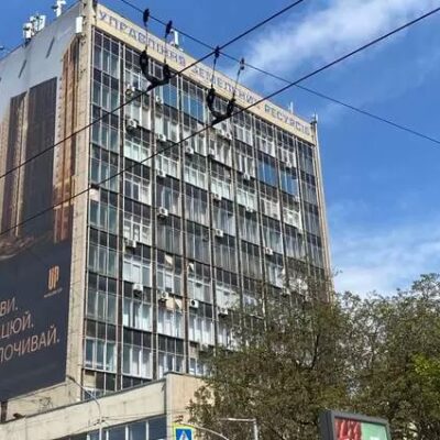 Головна будівля Інституту розташована на Чорновола