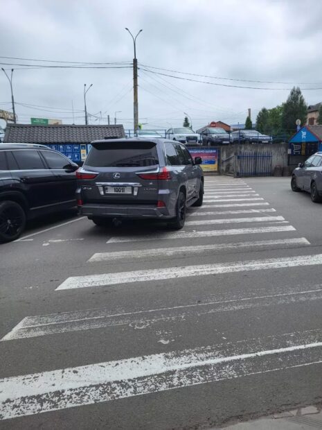 парковка Лексус