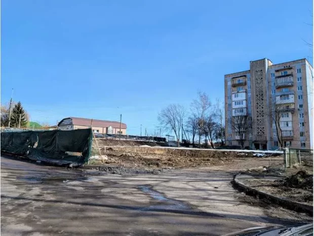 ділянка на стуса