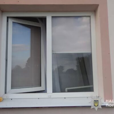 злодій проникав через вікно