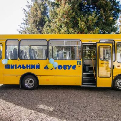 шкільний автобус